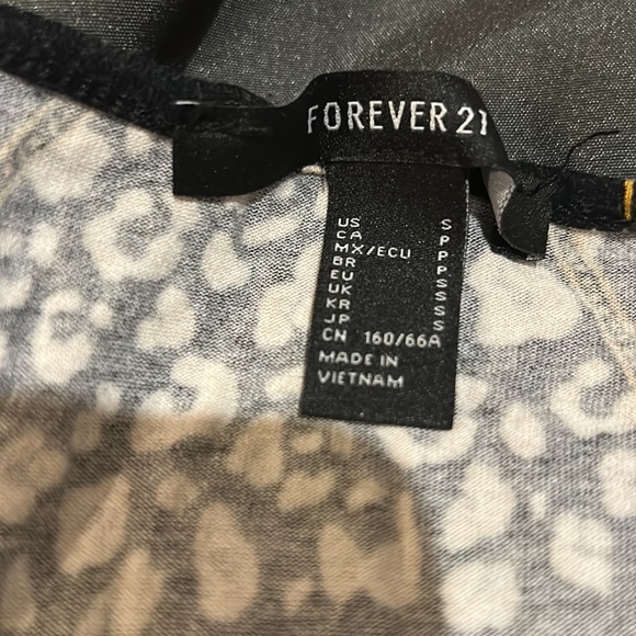 Forever 21 romper size small - Picture 4 of 4